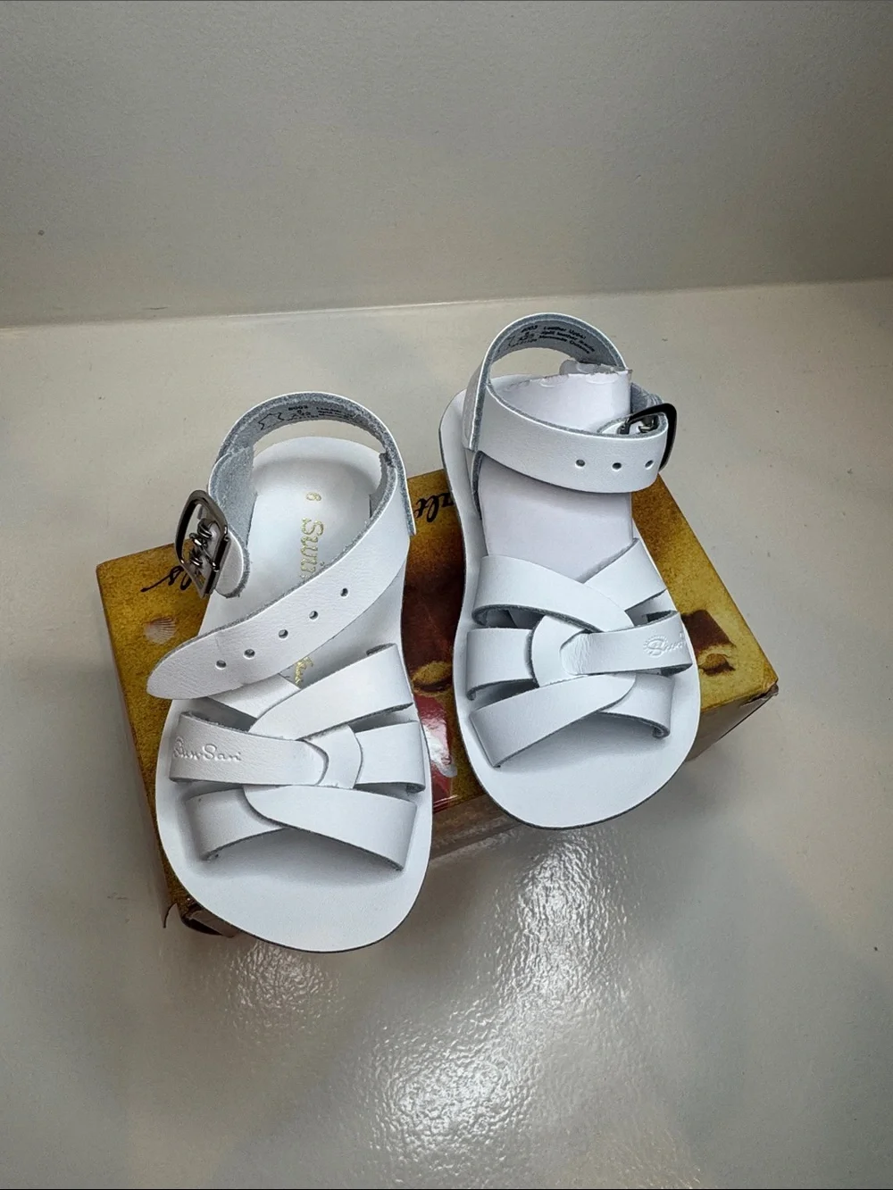 NIB Sun San Salt Water Leather Sandals, White baby toddler size 6, Swimmer #8003